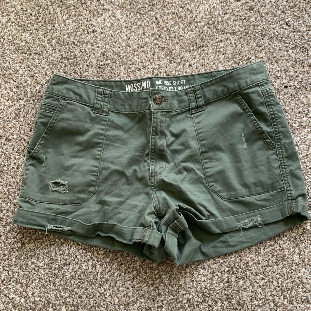 Olive green Mid-rise shorts